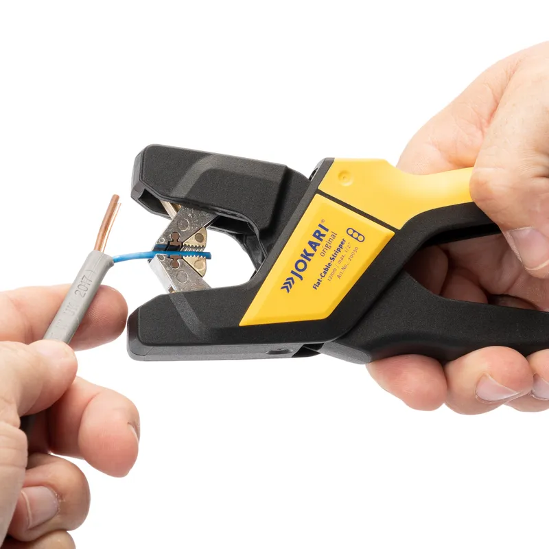 /uploads/images/product-images/20030_Flat-Cable-Stripper_FKZ_X-Frame_Anwendung_5-53e79ce0-f2c7-4df5-86f2-188a595be1d9.png