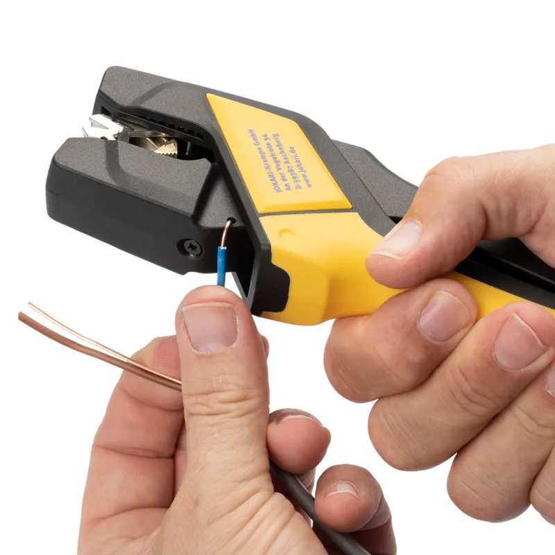 /uploads/images/product-images/20030_Flat-Cable-Stripper_FKZ_X-Frame_Anwendung_8-d10c0386-7c6a-4f4f-b52b-dac12c017b7f.png